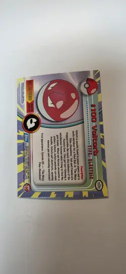 2000 Topps Pokemon TV Animation Series 2 Rainbow Foil Voltorb #100 - Image 3