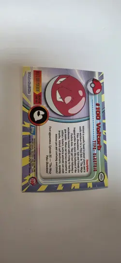2000 Topps Pokemon TV Animation Series 2 Rainbow Foil Voltorb #100 - Image 4