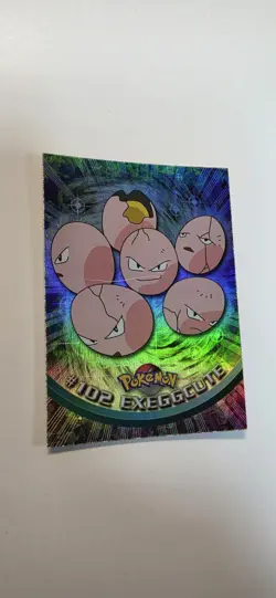 2000 Topps Pokemon TV #102 Exeggcute Rainbow Foil - Image 2