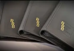 Pokemon 9 Pocket Pro Binder Premium 360 cards zipper binder - Image 3