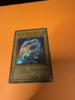 Konami Blue-Eyes White Dragon SDK-001 Ultra Rare Holo 3000/2500 - Image 1