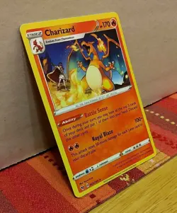 POKEMON Charizard 025/185 Vivid Voltages Set, Rare, NM Condition. - Image 2