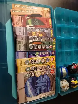 Bakugan Battle Brawlers Turquoise Carrying Case w/8 Balls And Cards - Image 3