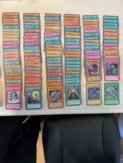 Yu-Gi-Oh Lot Card Collection 1996 120 CARDS RED-EYES B. DRAGON COMBINE SHIP - Image 1