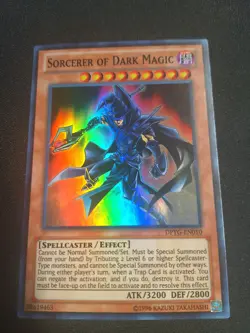Konami Yu-Gi-Oh! Sorcerer of Dark Magic DPYG-EN010 Effect Holo ATK/3200 DEF/2800 - Image 1