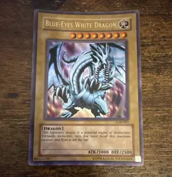 Yu-Gi-Oh! TCG Blue-Eyes White Dragon LOB-EN001 Ultra Rare Unlimited 3000 ATK - Image 1