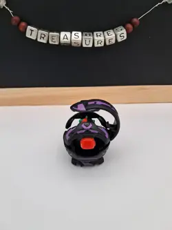 Bakugan Battle Brawlers Darkus Warius B2 Classic Rare W/ Card - Image 4