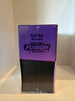 Nintendo Pokemon TCG: Sword & Shield Fusion Strike Elite Trainer Box - Image 2