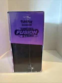 Nintendo Pokemon TCG: Sword & Shield Fusion Strike Elite Trainer Box - Image 4