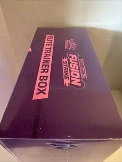 Nintendo Pokemon TCG: Sword & Shield Fusion Strike Elite Trainer Box - Image 5