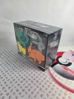 Pokemon TCG Evolving Skies Elite Trainer Box ETB Brand New/Factory Sealed - Image 3