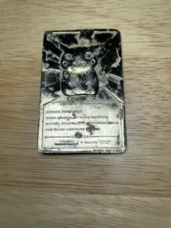 Pokemon Pikachu Gold Metal Burger King Card 1999 Nintendo Heavily Damaged - Image 4