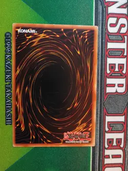 *STRANGE CENTERING* FRENCH MP 1st Ed Leviathan Dragon GENF-FR039 Ultimate Yugioh - Image 4
