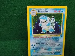 BLASTOISE 2/130 SWIRL 🍥 2000 POKEMON BASE 2 HOLO RARE 🔥 - Image 3