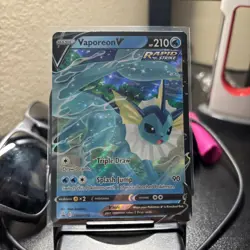 Pokemon TCG Vaporeon v SWSH150 Sword & Shield Promo, Holo, LP - Image 1