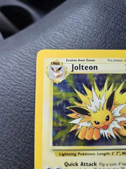 Pokemon TCG Jolteon Jungle 4/64 Holo Unlimited ERROR No Jungle Symbol Light Play - Image 2