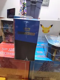 Pokemon TCG Sword & Shield Base Set Elite Trainer Box Zamazenta ETB Sealed - Image 3