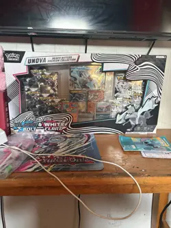 Pokemon TCG Unova Heavy Hitters Premium Collection Box Kyurem English - Image 1