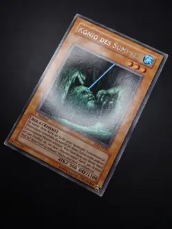YUGIOH 2004 | KING OF THE SWAMP | AST-DE082 | 1ST EDITION | EXCELLENT | GERMAN - Image 3