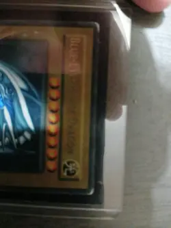 Yu-Gi-Oh! Blue-Eyes White Dragon SDK-001 First Edition 1996 LP Ultra Rare Card - Image 2