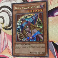 Yu-Gi-Oh! Dark Magician Girl MFC-000 MD crease on foil right side - Image 3