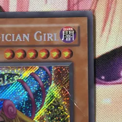Yu-Gi-Oh! Dark Magician Girl MFC-000 MD crease on foil right side - Image 5