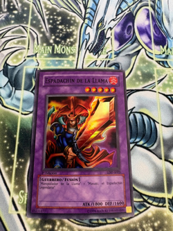 FLAME SWORDSMAN SUPER RARE 1ST SPANISH LOB-003 LDD-S003 LIGHT PLAY YUGIOH - Image 1