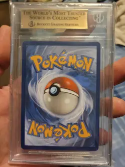 Portuguese Celebrations Pokemon Gold Mew 9.5 - Image 3