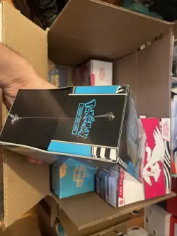 Pokemon TCG Scarlet and Violet Black Bolt ETB Elite Trainer Box Sealed - Image 2