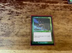 Giant Growth FNM Promos Foil - Image 1