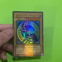Yugioh Dark Magician Sdy Full Holo Bleed Lp - Image 1