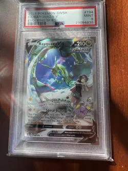 Pokemon TCG Rayquaza v Evolving Skies Holo Ultra Rare Card 194/203 - Image 1