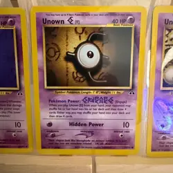 Unown [d] 47/75 + [e] 67/75 + [o] 69/75 Neo Discovery WOTC Pokemon TCG - Image 3