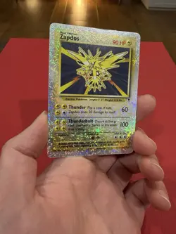 Pokemon Zapdos 19/110 Legendary Collection Reverse Holo Holo Rare English 90HP - Image 2