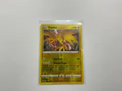 Pokemon Card Zapdos 048/185 Vivid Voltage Reverse Holo Rare - Image 1