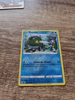 070/264 Basculin | Common Reverse Holo | Pokemon TCG Trading Card Fusion Strike - Image 1