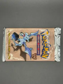 Pokemon Cards Pokemon 1999 Sealed Fossil Booster Pack and Camorant V PSA Graded - Image 4