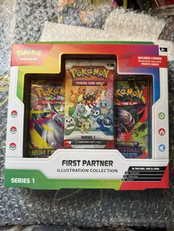 1x *NEW SEALED* Pokemon TCG: First Partner Illustration Collection Series 1 - Image 1