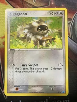 Zigzagoon 7/10 2004 Trainer Kit Pokemon Trading Card LP - Image 1