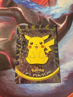 Pokemon- Topps Embossed Flames Foil Pikachu TV Animation Edition Holo 2000 # 25 - Image 1
