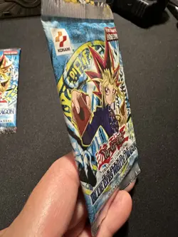 Sealed Vintage Yugioh Legend of Blue Eyes booster pack For Europe English Ed - Image 5
