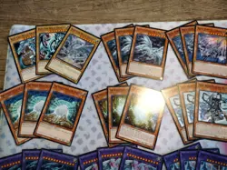 Yugioh Blue Eyes Deck Core Of 84 Cards! Blue Eyes White Destiny Structure Deck - Image 3