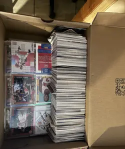 Lot of nba cards around 500-600 cards and most come in binder sleeves - Image 1