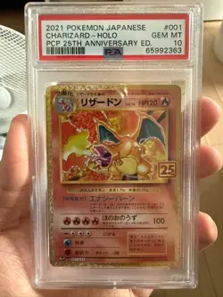 PSA 10 Charizard 001/025 Edizione 25° Anniversario Carta Pokemon Promo - Image 1
