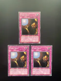 Yugioh Trap Hole SDP-041 Common Unlimited Edition Damaged X3 - Image 1