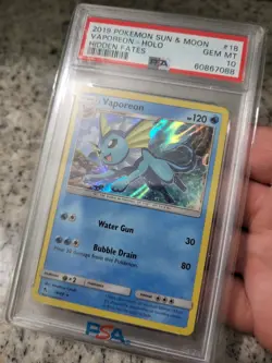 Pokemon 2019 Hidden Fates Vaporeon Holo Rare 18/68 PSA 10 - Image 3