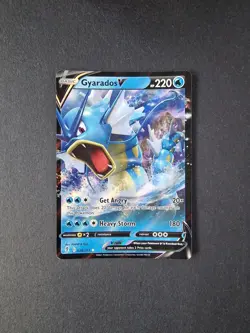 028/203 Gyarados V Evolving Skies Sword & Shield Pokemon Trading Card Game TCG - Image 1