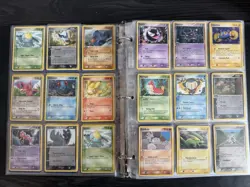 Pokemon Vintage Mid Era Binder Collection Various Conditions Over 350 cards - Image 4