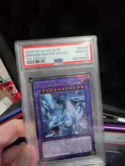 Yu-Gi-Oh! Dragon Master Magia 1st Edition Quarter Century BLTR-EN118 PSA 10 EU - Image 1