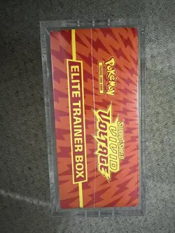 POKEMON VIVID VOLTAGE ELITE TRAINER BOX SEALED with acrylic case - Image 4